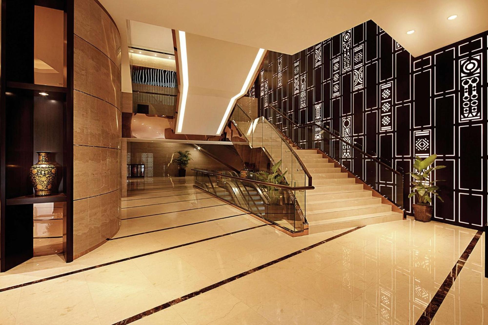 Hotel Doubletree By Hilton Melaka Exterior foto The lobby of the hotel
