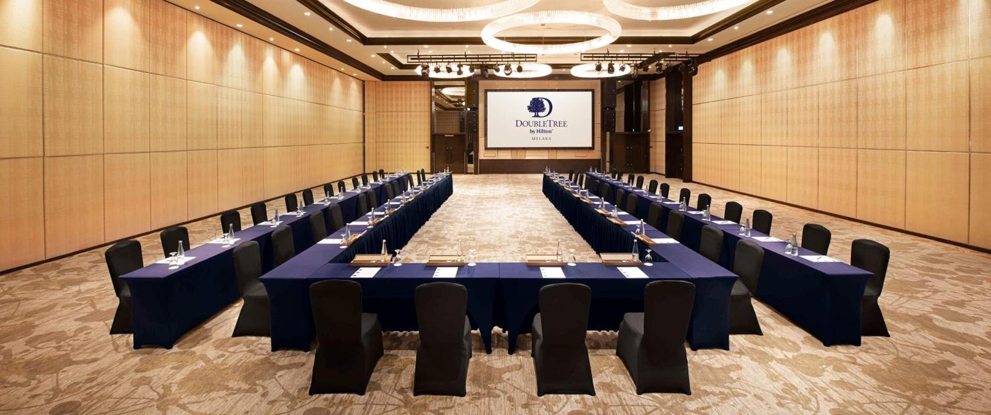 Hotel Doubletree By Hilton Melaka Exterior foto Meeting room