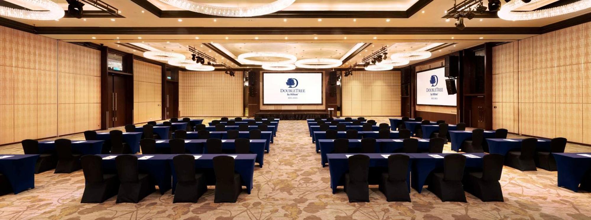 Hotel Doubletree By Hilton Melaka Exterior foto Meeting room