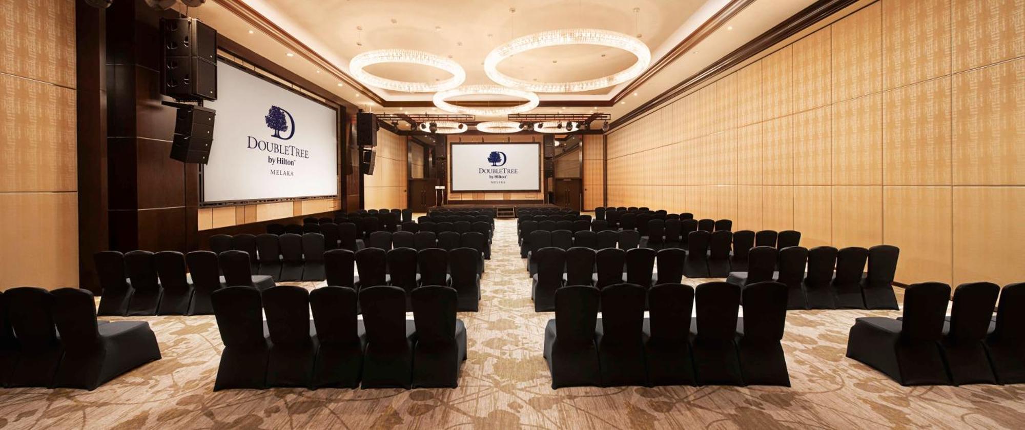 Hotel Doubletree By Hilton Melaka Exterior foto The ballroom