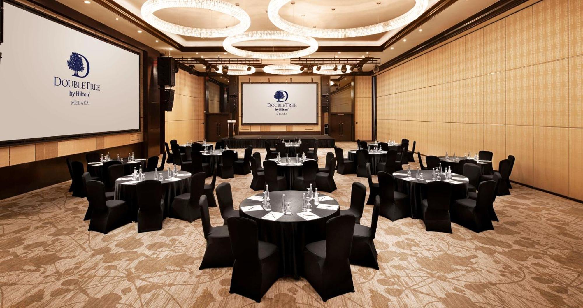 Hotel Doubletree By Hilton Melaka Exterior foto The ballroom