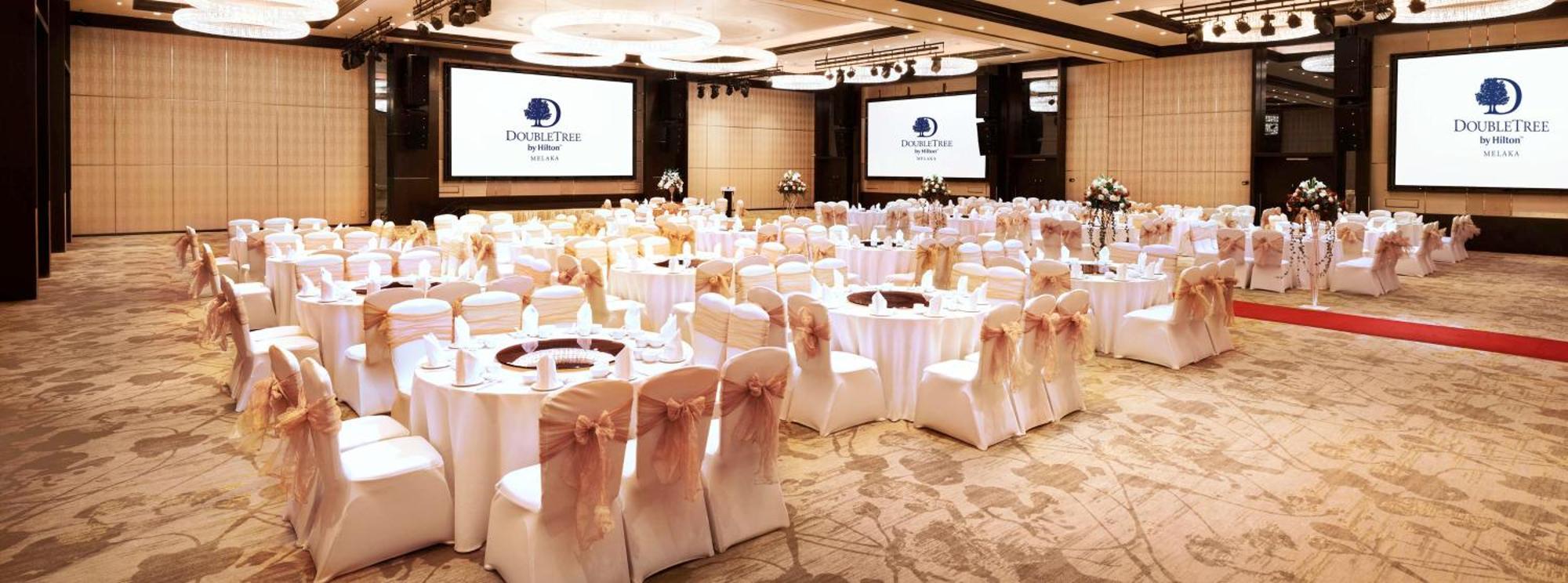 Hotel Doubletree By Hilton Melaka Exterior foto The ballroom