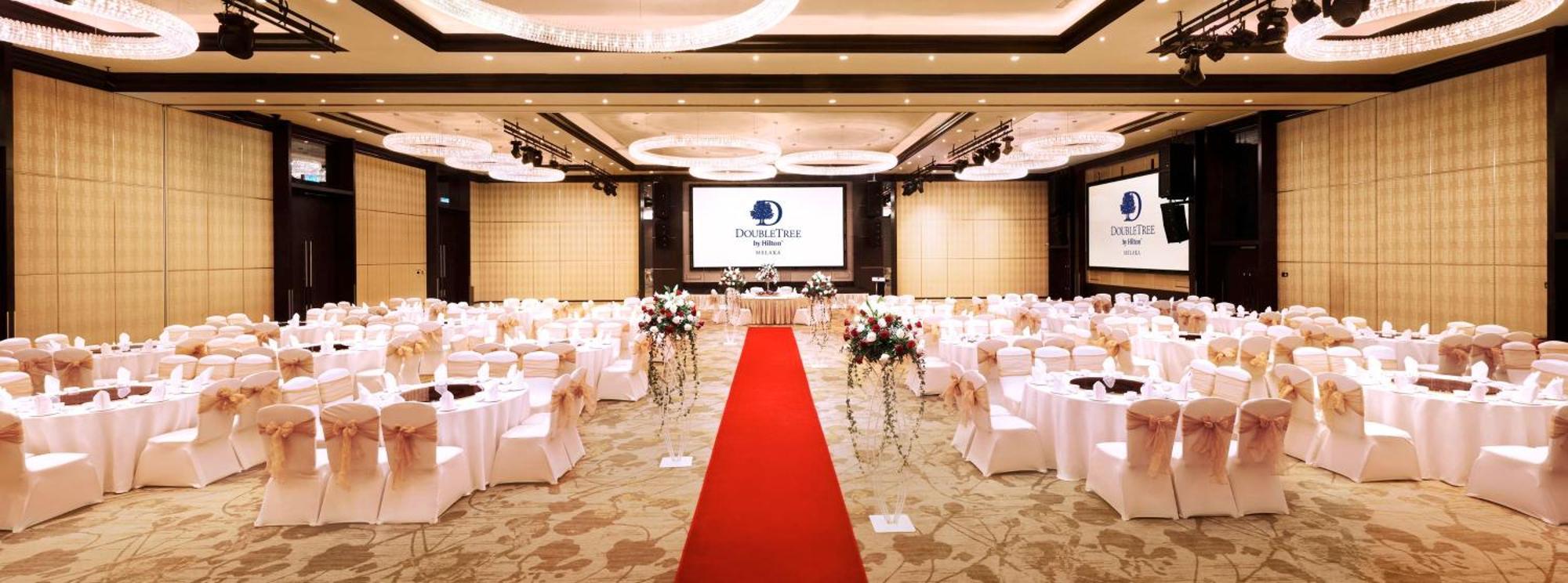 Hotel Doubletree By Hilton Melaka Exterior foto The ballroom