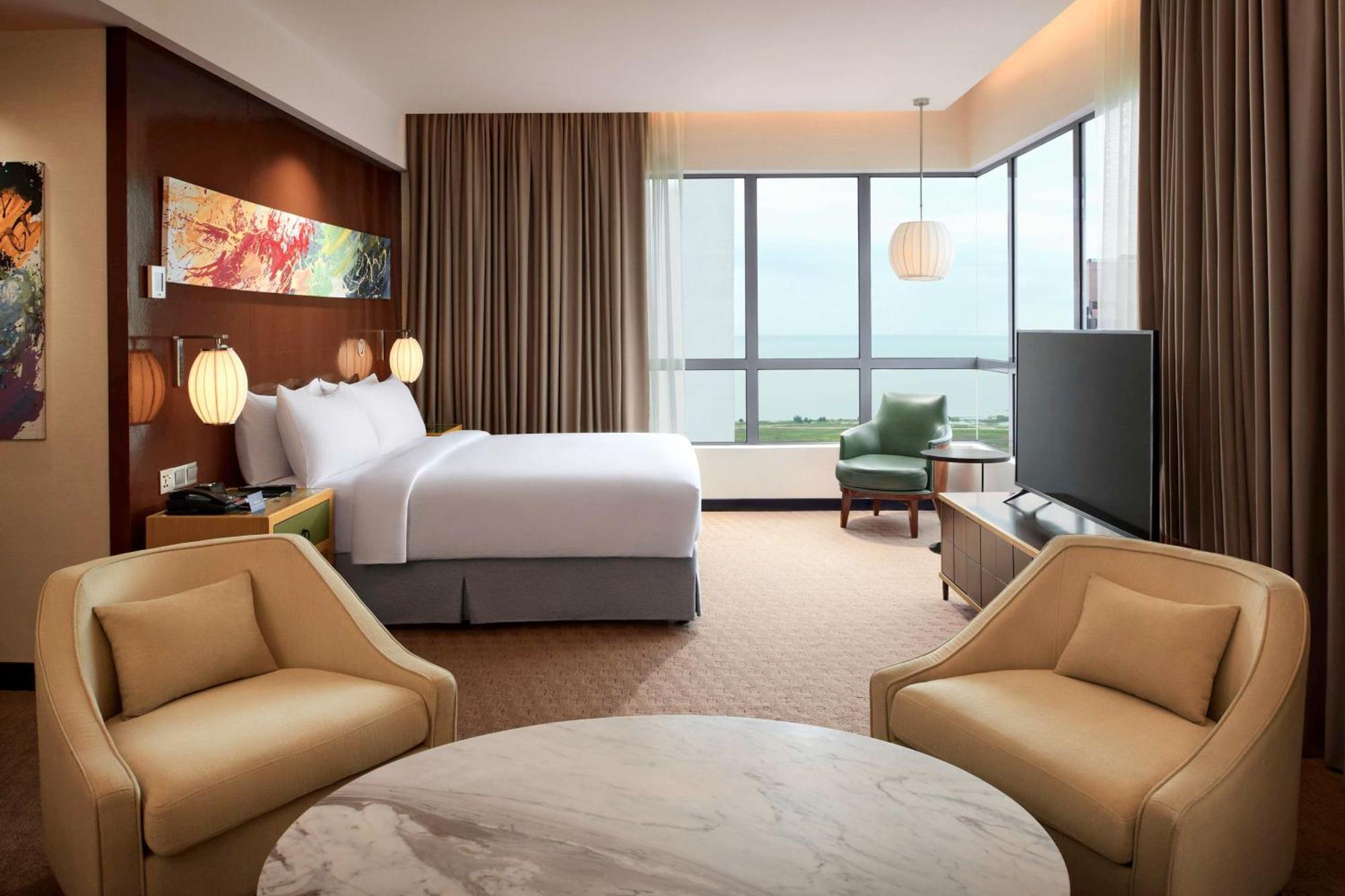 Hotel Doubletree By Hilton Melaka Exterior foto A guest room at the hotel