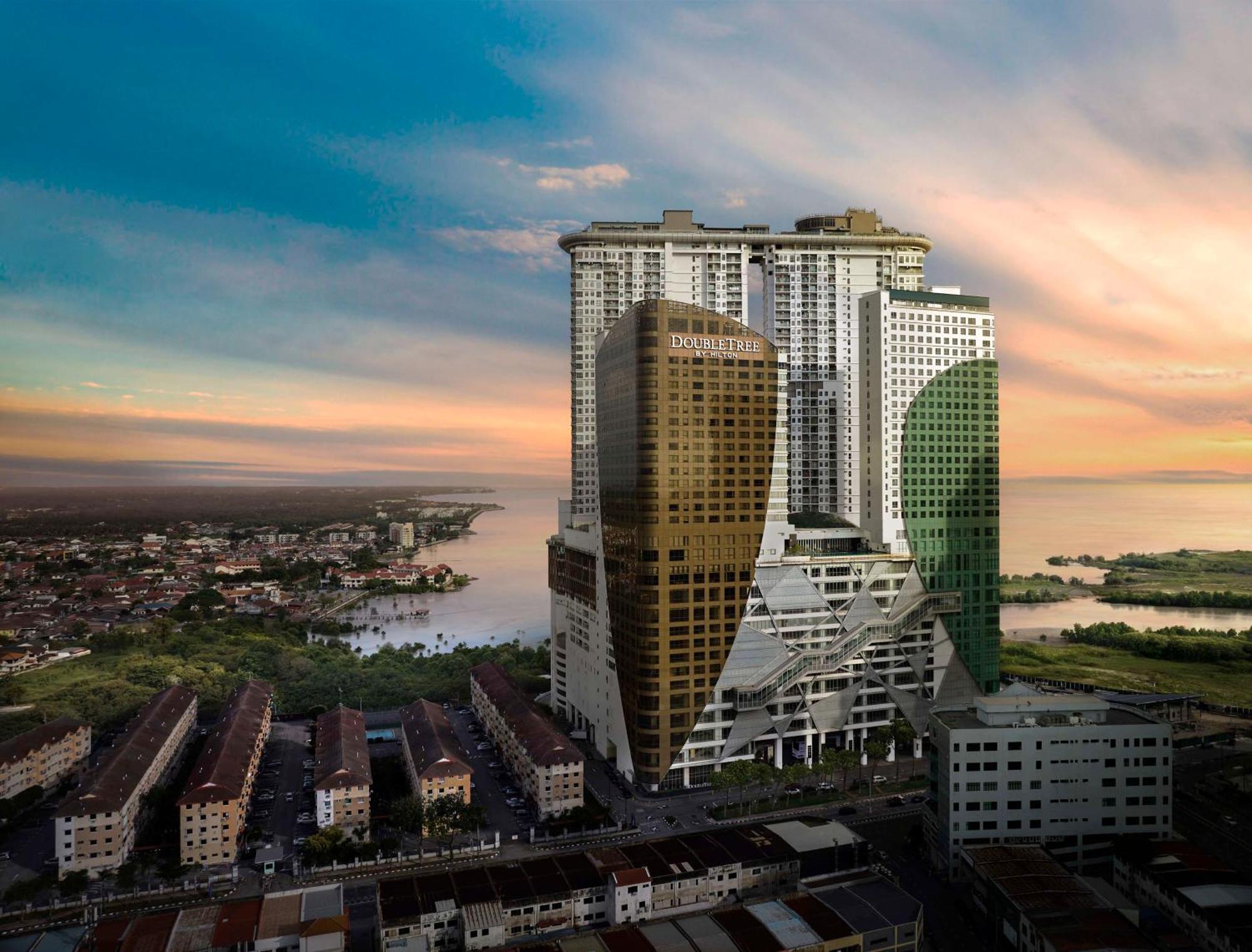Hotel Doubletree By Hilton Melaka Exterior foto The River